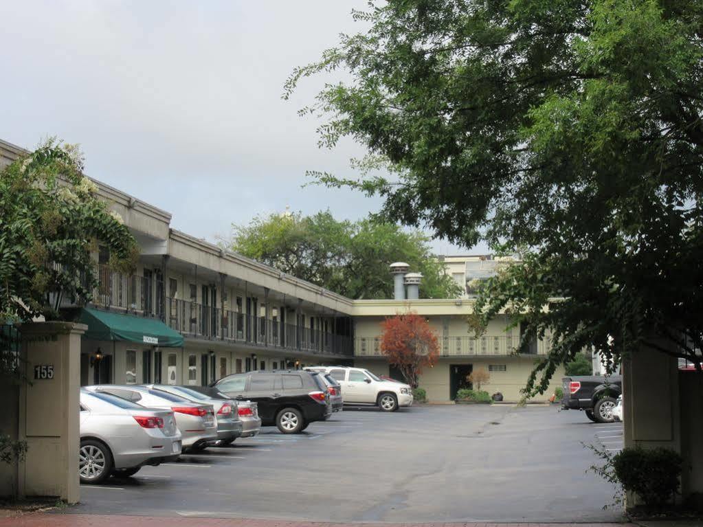 Days Inn By Wyndham Charleston Historic District Exterior photo
